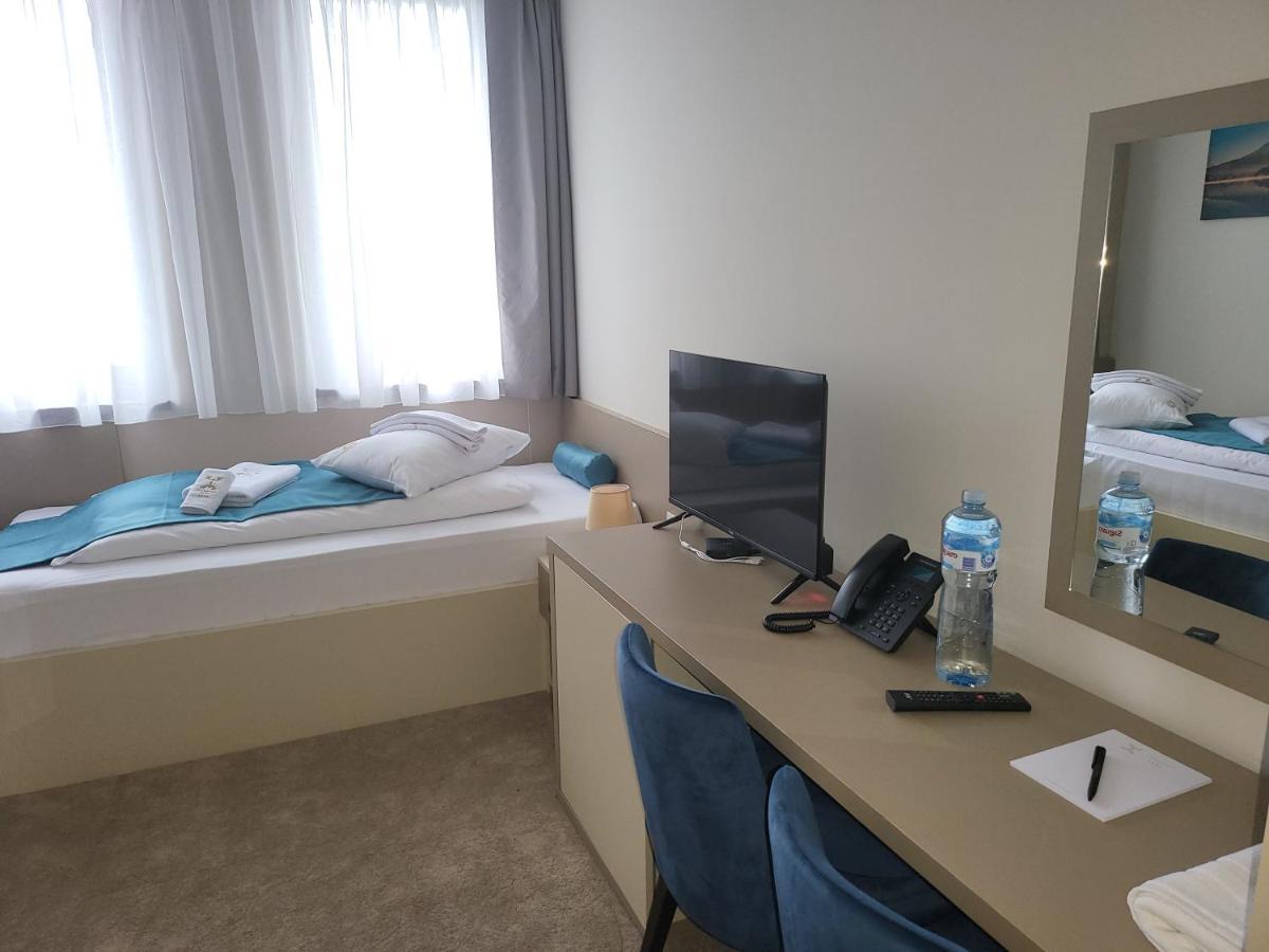 Garni Hotel Imperium Σουμπότικα Εξωτερικό φωτογραφία